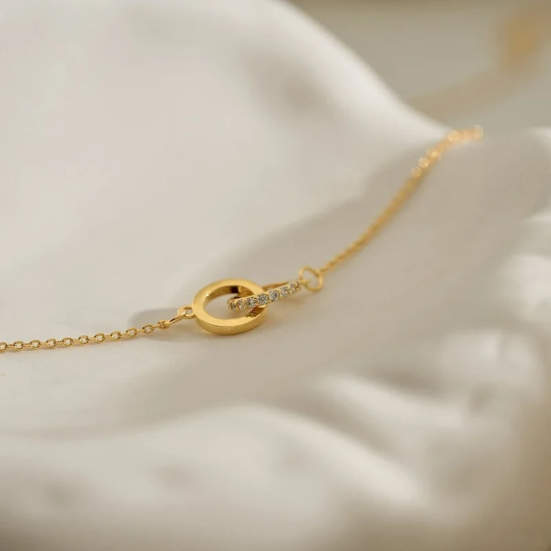 Interlocking Circle Necklace with Birthstone